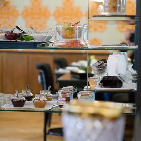 Отель Kraemer 3*